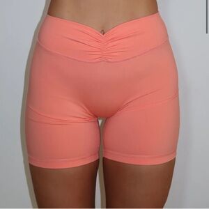 Scrunch Short Guava XS liaison the label